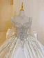 Vintage / Originale Ivoire Perlage Faux Diamant Paillettes Satin Robe De Mariée 2024 Robe Boule Encolure Carrée Manches Longues Dos Nu Noeud Tribunal Train Mariage