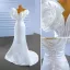 Schöne Weiß Satin Brautkleider / Hochzeitskleider 2022 Meerjungfrau Ärmellos Bandeau Blumen Rückenfreies Sweep / Pinsel Zug