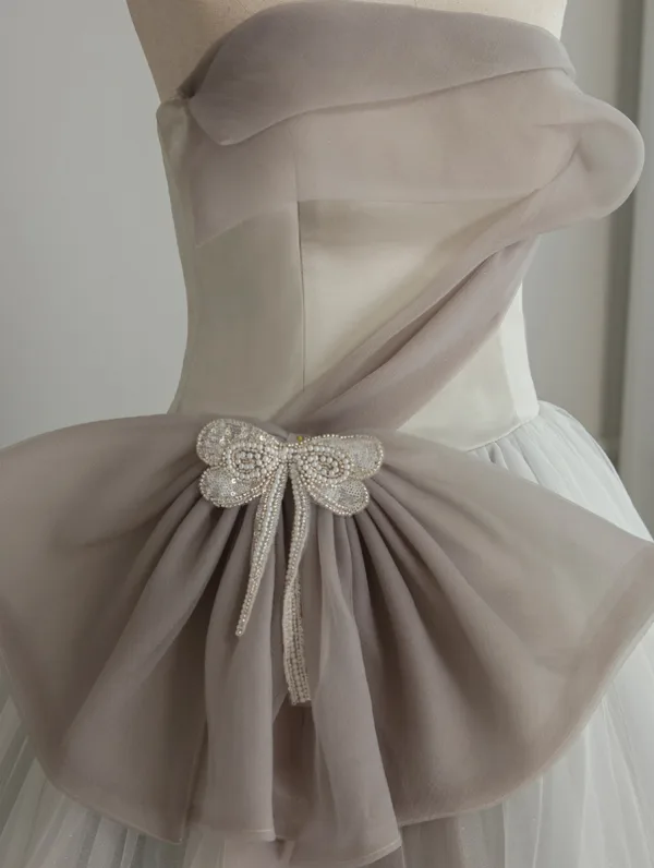 Chic / Beautiful Grey Pearl Sequins Bow Prom Dresses 2023 Ball Gown Strapless Sleeveless Backless Floor-Length / Long Prom Formal Dresses