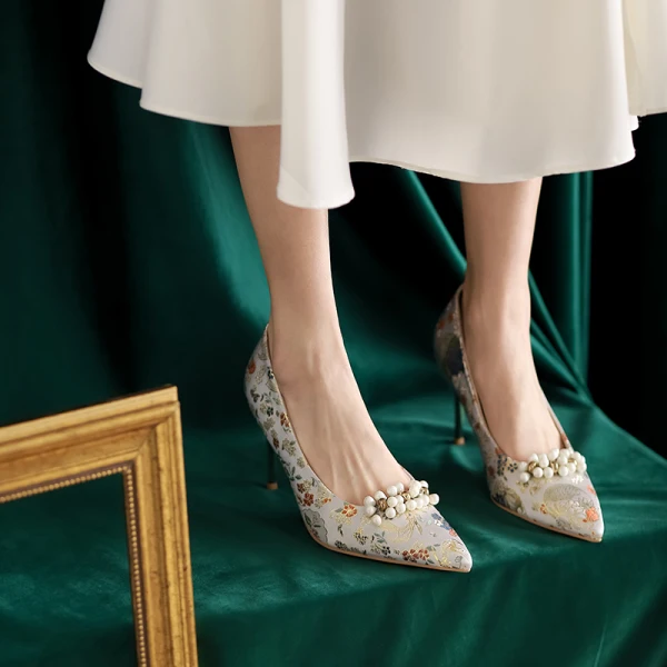 Vintage Elfenben Pärla Satin Blommig Brudskor 2022 8 cm Stilettklackar Spetsiga Bröllop Pumps Högklackade