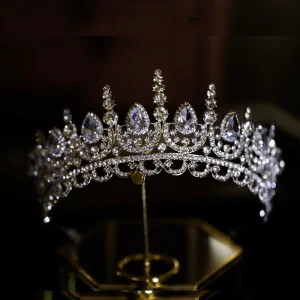 Charmant Zilveren Kristal Rhinestone Huwelijk Tiara 2022 Zirkonium Legering Bruids Haaraccessoires