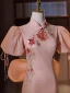 Chinesischer Stil Rosa Pailletten Cheongsam Abendkleider 2024 Meerjungfrau Stehkragen Geschwollenes Kurze Ärmel Schleife Wadenlang Abend Festliche Kleider