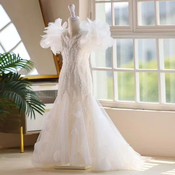 Fashion White Beading Pearl Sequins Birthday Flower Girl Dresses 2025 Ball Gown V-Neck Puffy Short Sleeve Backless Sweep Train