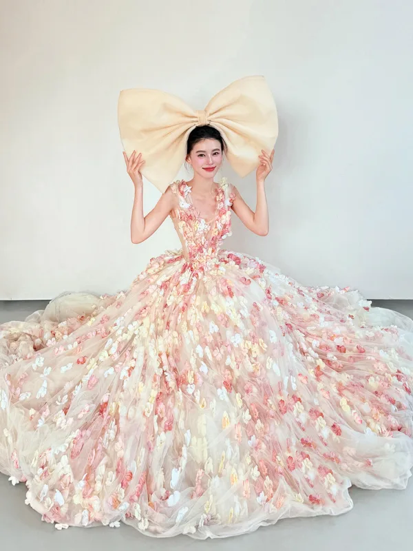 Fée Des Fleurs Multi-Couleurs Appliques Perle Robe De Bal 2025 Robe Boule V-Cou Sans Manches Dos Nu Train De Balayage Promo Robe De Ceremonie