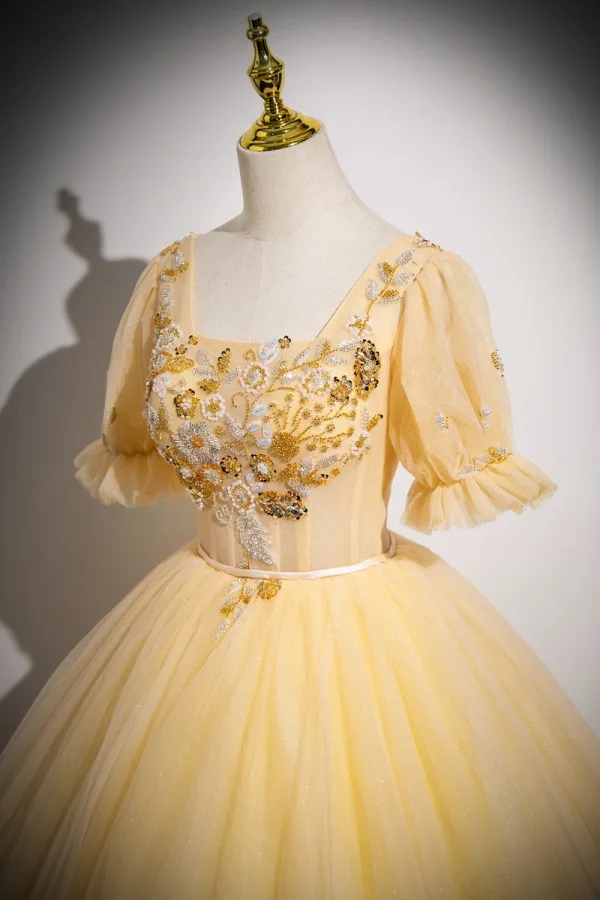 Élégant Champagne Perlage Paillettes Robe De Bal 2024 Robe Boule Encolure Carrée Manches Courtes Dos Nu Longue Promo Robe De Ceremonie
