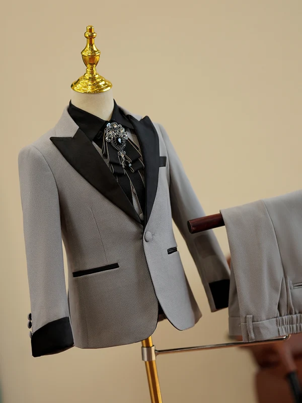 Fashion Grey 5-piece Prom Boys Wedding Suits 2023 Bow Tie Coat Pants Shirt Vest