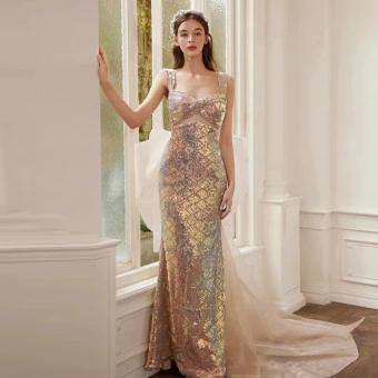 Sexy Champagne Paillettes Robe De Soirée 2022 Trompette Sirène Satin Bretelles Spaghetti Sans Manches Dos Nu Noeud Tribunal Train Soirée Robe De Ceremonie