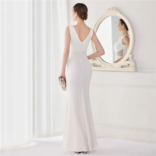 Chic / Beautiful White Satin Evening Dresses 2022 Trumpet / Mermaid V-Neck Sleeveless Backless Rhinestone Split Front Floor-Length / Long Evening Party Formal Dresses