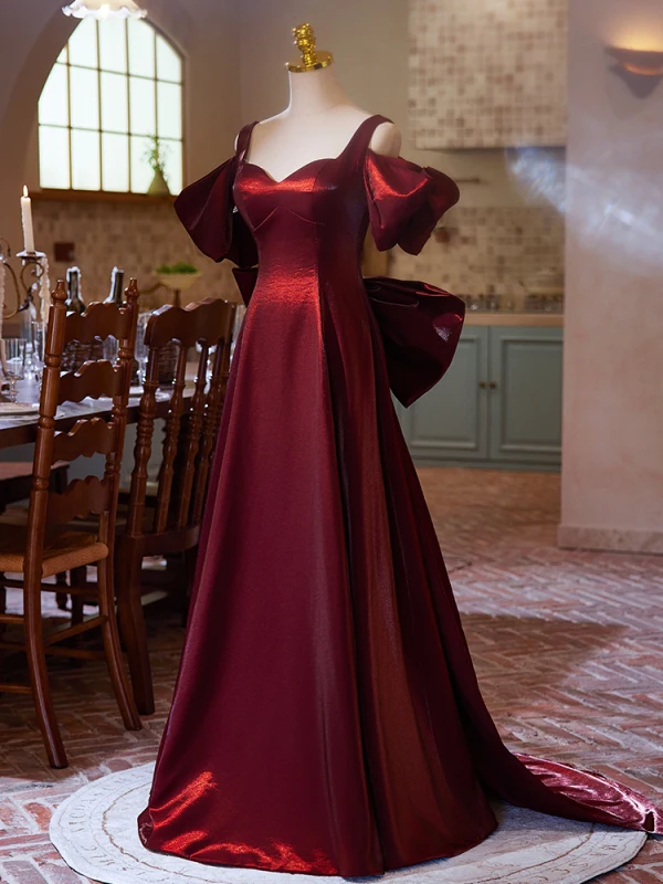 Chic / Belle Bordeaux Satin Robe De Bal 2024 Princesse Encolure Carrée Manches Courtes Dos Nu Noeud Train De Balayage Promo Robe De Ceremonie