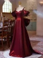 Chic / Belle Bordeaux Satin Robe De Bal 2024 Princesse Encolure Carrée Manches Courtes Dos Nu Noeud Train De Balayage Promo Robe De Ceremonie