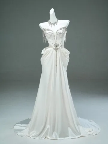 Haut De Gamme Charmant Blanche Perle Faux Diamant Robe De Mariée 2025 Trompette Sirène Bustier Sans Manches Dos Nu Tribunal Train