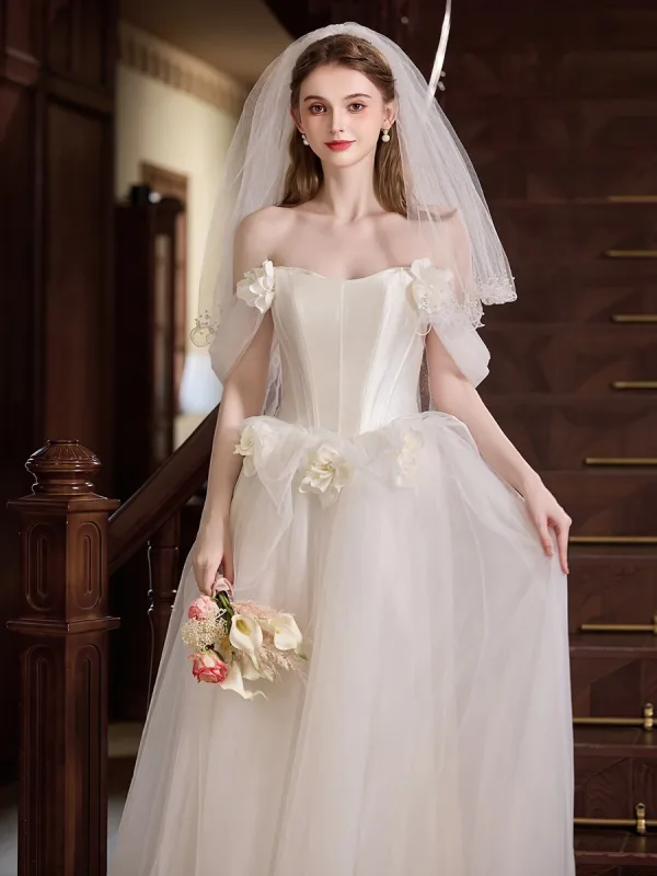 Elegant Modest / Simple White Appliques Wedding Dresses 2025 A-Line / Princess Off-The-Shoulder Sleeveless Backless Floor-Length / Long Wedding