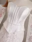 Élégant Blanche Perle En Dentelle Fleur Robe De Mariée 2026 Trompette / Sirène De l'épaule Manches Longues Dos Nu Train De Balayage