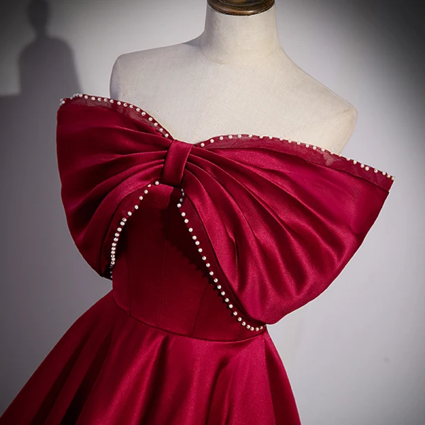 Elegant Burgundy Prom Dresses 2022 Ball Gown Off-The-Shoulder Bow Pearl Sleeveless Backless Floor-Length / Long Satin Prom Formal Dresses