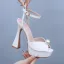 Elegante Weiß Perle Knöchelriemen Brautschuhe 2024 13 cm Thick Heels Peeptoes Hochzeit Hochhackige