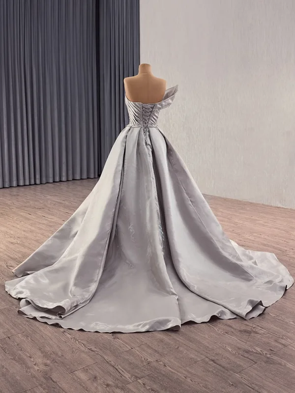 High End Grau Handgefertigt Perlenstickerei Strass Ballkleider 2025 A Linie Bandeau Ärmellos Rückenfreies Hof-Schleppe Festliche Kleider