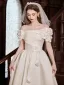 Elegante Ivory / Creme Applikationen Satin Brautkleider / Hochzeitskleider 2025 A Linie Off Shoulder Kurze Ärmel Rückenfreies Lange