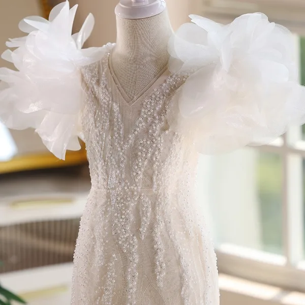 Fashion White Beading Pearl Sequins Birthday Flower Girl Dresses 2025 Ball Gown V-Neck Puffy Short Sleeve Backless Sweep Train