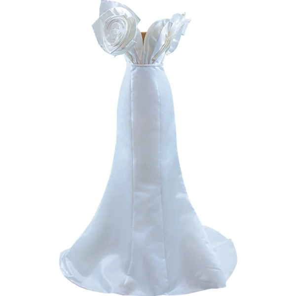 Schöne Weiß Satin Brautkleider / Hochzeitskleider 2022 Meerjungfrau Ärmellos Bandeau Blumen Rückenfreies Sweep / Pinsel Zug
