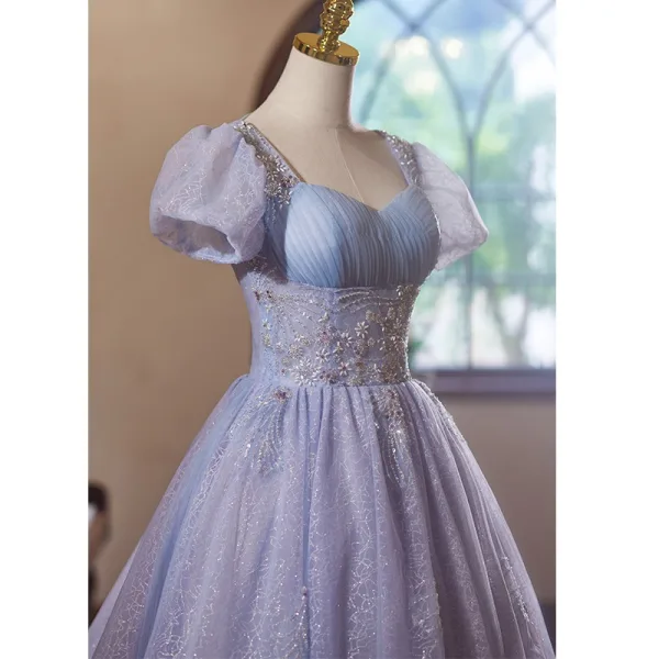 Chic / Belle Lavande Perlage Paillettes Courte de retour Robe De Graduation 2024 Princesse Encolure Carrée Gonflée Manches Courtes Dos Nu Tulle