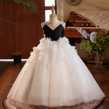 Chic Beautiful Black Appliques Birthday Flower Girl Dresses 2025 Crossed Straps Ball Gown Strapless Sleeveless Backless Sweep Train