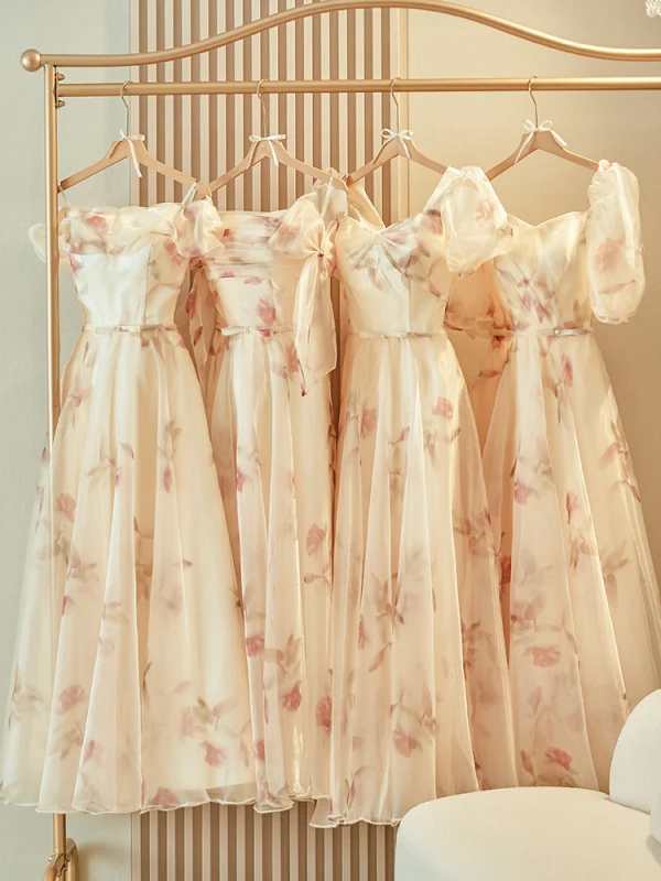 Modest / Simple Champagne Printing Bridesmaid Dresses 2023 A-Line / Princess Short Sleeve Backless Tea-length Bridesmaid Wedding Party Dresses