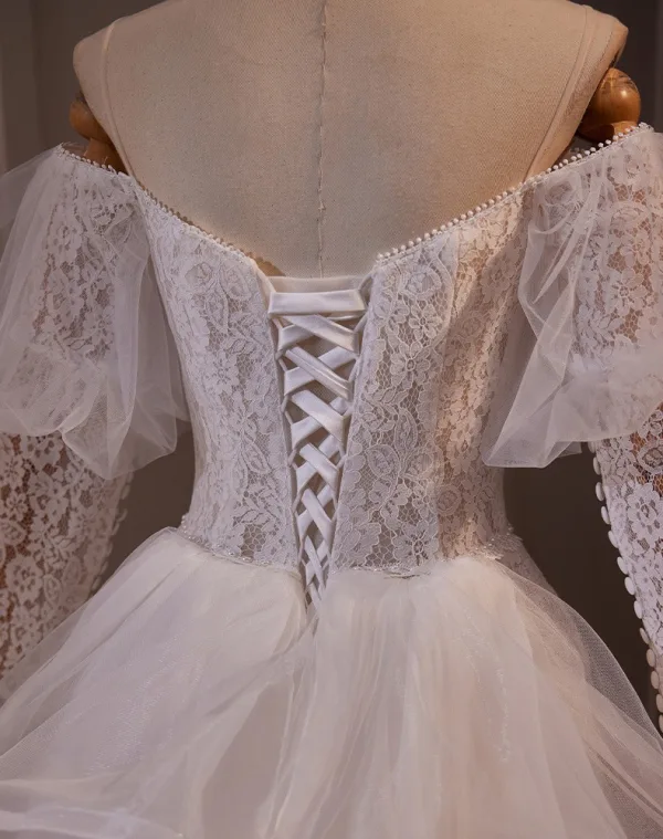 Schöne Weiß Spitze Blumen Brautkleider / Hochzeitskleider 2024 A Linie Spaghettiträger 3/4 Ärmel Rückenfreies Sweep / Pinsel Zug Hochzeit