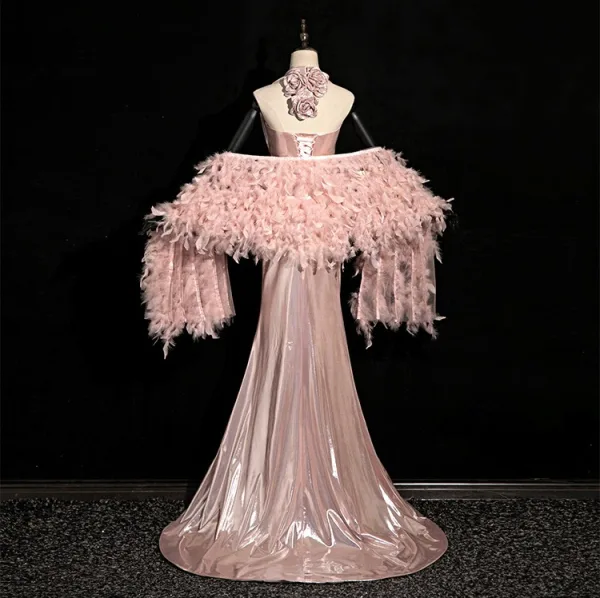 Sexy Rougissant Rose Faux Diamant Plumes Robe De Soirée 2024 Trompette / Sirène Titulaire Sans Manches Dos Nu Train De Balayage Soirée Robe De Ceremonie
