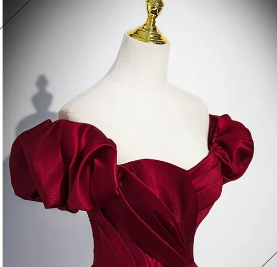 Elegant Burgundy Satin Prom Dresses 2025 A-Line / Princess Off-The-Shoulder Ruffle Short Sleeve Backless Floor-Length / Long Prom Formal Dresses