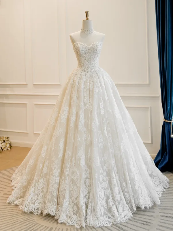 Luxury / Gorgeous White Beading Pearl Sequins Lace Flower Wedding Dresses 2026 Ball Gown Strapless Sleeveless Backless Floor-Length / Long