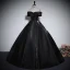Elegante Schwarz Satin Ballkleider 2023 Ballkleid Off Shoulder Kurze Ärmel Rückenfreies Lange Festliche Kleider