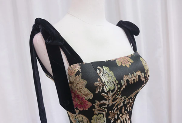 Vintage / Retro Black Printing Satin Prom Dresses 2024 Ball Gown Spaghetti Straps Sleeveless Backless Court Train Prom Formal Dresses