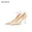 Charmant Gold Pailletten Perle Knöchelriemen Brautschuhe 2023 Leder 8 cm Stilettos Spitzschuh Hochzeit Pumps Hochhackige
