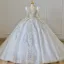 Charmant Blanche Perlage Perle Paillettes Noeud Tomber Hiver Robe De Mariée 2024 Robe Boule V-Cou Manches Longues Dos Nu Chapel Train Mariage
