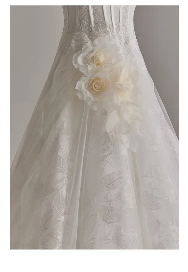 Elegante Leichtes Weiß Spitze Blumen Applikationen Brautkleider / Hochzeitskleider 2025 A Linie Bandeau Ärmellos Rückenfreies Sweep / Pinsel Zug Hochzeit
