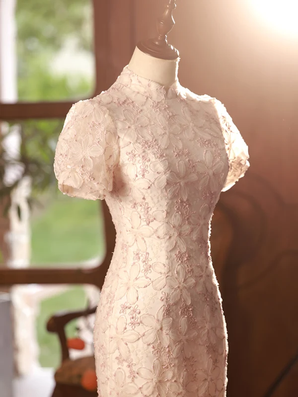 Chiński Styl Rumieniąc Różowy Frezowanie Kwiat Cheongsam 2023 Syrena / Rozkloszowane Wysokiej Szyi Kótkie Rękawy Długość Herbaty Wieczorowe Cheongsam