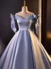 Vintage / Retro Lavender Satin Prom Dresses 2023 Off-The-Shoulder Sleeveless Backless Bow Court Train Formal Dresses