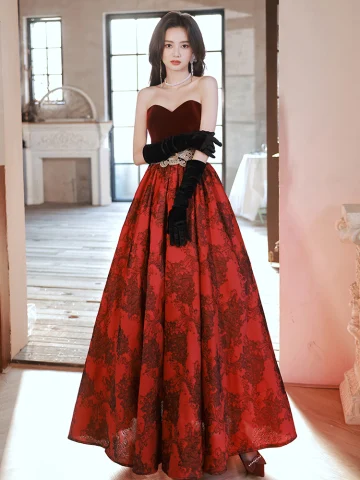 Chic Belle Bordeaux Robe De Bal 2022 Princesse Daim Bustier Faux Diamant Sans Manches Dos Nu Longue Robe De Ceremonie