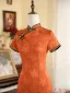 Vintage Chiński Styl Pomarańczowy Druk Długość Herbaty Podział Przodu Cheongsam 2024 Syrena / Rozkloszowane Wysokiej Szyi Kótkie Rękawy