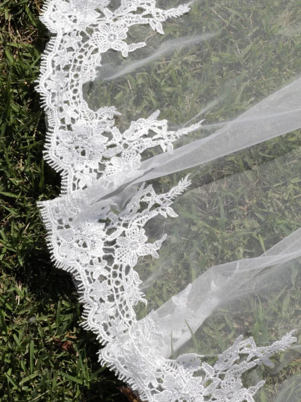 Vintage / Originale Blanche En Dentelle Fleur La Mariée Voile De Mariée 2025 Tulle