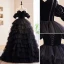 Charmant Noire Volants en Cascade Robe De Soirée 2023 Robe Boule Bustier Sans Manches Dos Nu Train De Balayage Soirée Robe De Ceremonie