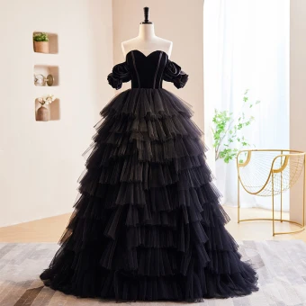 Charmant Noire Volants En Cascade Robe De Soirée 2023 Robe Boule Bustier Sans Manches Dos Nu Train De Balayage Soirée Robe De Ceremonie