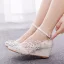 Élégant Blanche Faux Diamant En Dentelle Fleur Chaussure De Mariée 2023 5 cm Compensées À Bout Pointu Mariage Talons