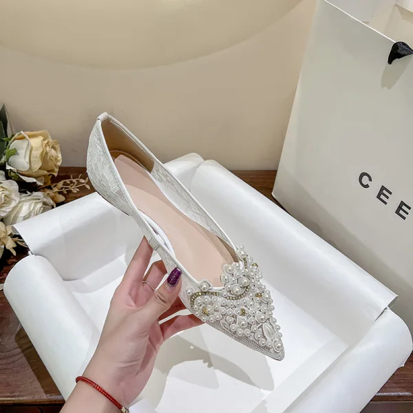 Chic / Beautiful White Pearl Sequins Flat Wedding Shoes 2024 Leather Pointed Toe Wedding Pumps