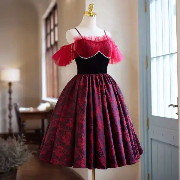 Vintage / Retro Burgundy Rhinestone Printing Homecoming Graduation Dresses 2024 Spaghetti Straps Short Sleeve Backless Short Formal Dresses