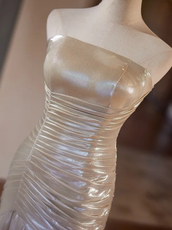 Sexy Argenté Fendue devant Robe De Soirée 2024 Trompette / Sirène Bustier Sans Manches Dos Nu Train De Balayage Soirée Robe De Ceremonie