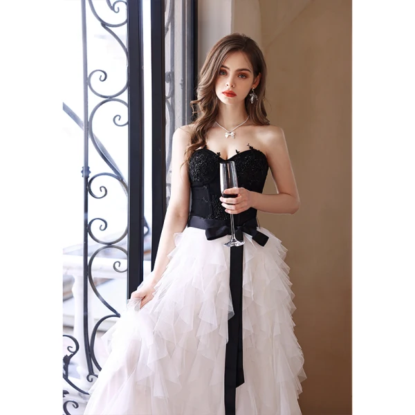 Fashion Black Ruffle Prom Dresses 2022 A-Line / Princess Strapless Lace Flower Sleeveless Backless Bow Sash Floor-Length / Long Formal Dresses
