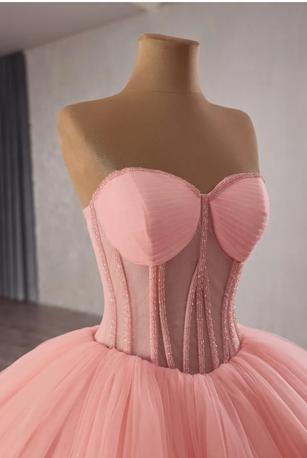 High End Pink Perlenstickerei Fallende Rüsche Brautkleider / Hochzeitskleider 2025 Ballkleid Bandeau Ärmellos Rückenfreies Kapelle-Schleppe Hochzeit