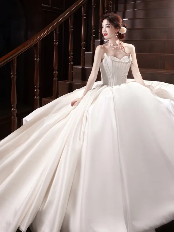 Elegant White Pearl Satin Wedding Dresses 2024 Ball Gown Strapless Sleeveless Backless Court Train Wedding