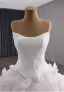 Luxus / Herrlich Weiß Handgefertigt Spitze Blumen Applikationen Pailletten Brautkleider / Hochzeitskleider 2025 Ballkleid Bandeau Ärmellos Rückenfreies Königliche Schleppe Hochzeit